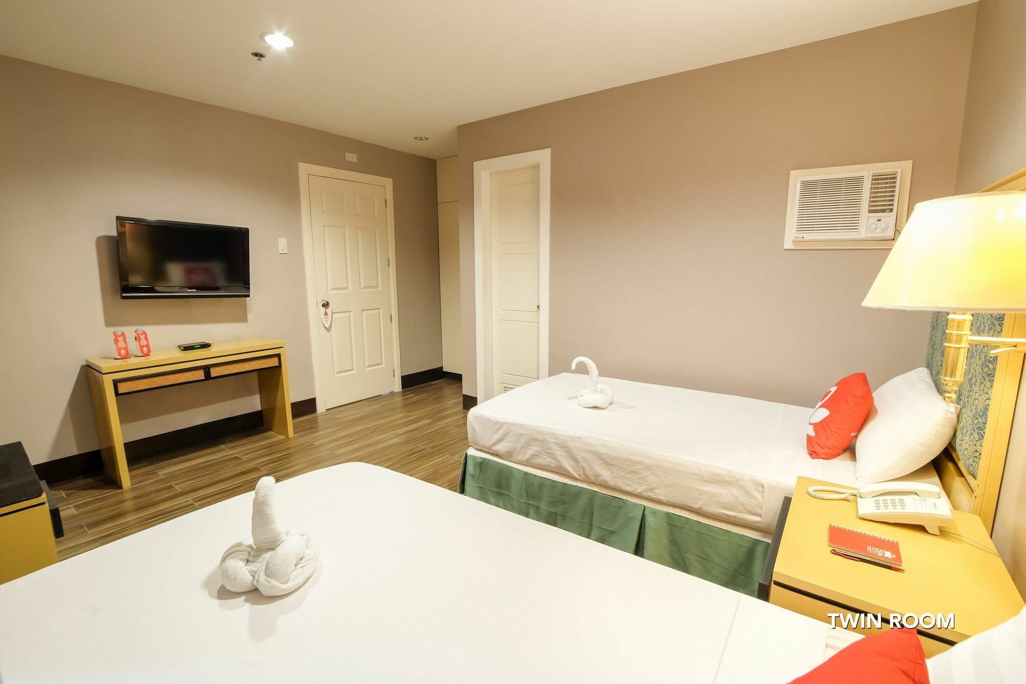 Zen Rooms Del Pilar Malate Manila Esterno foto
